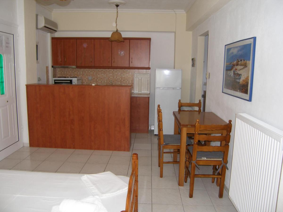 Efi Apartments Myrina Exterior photo